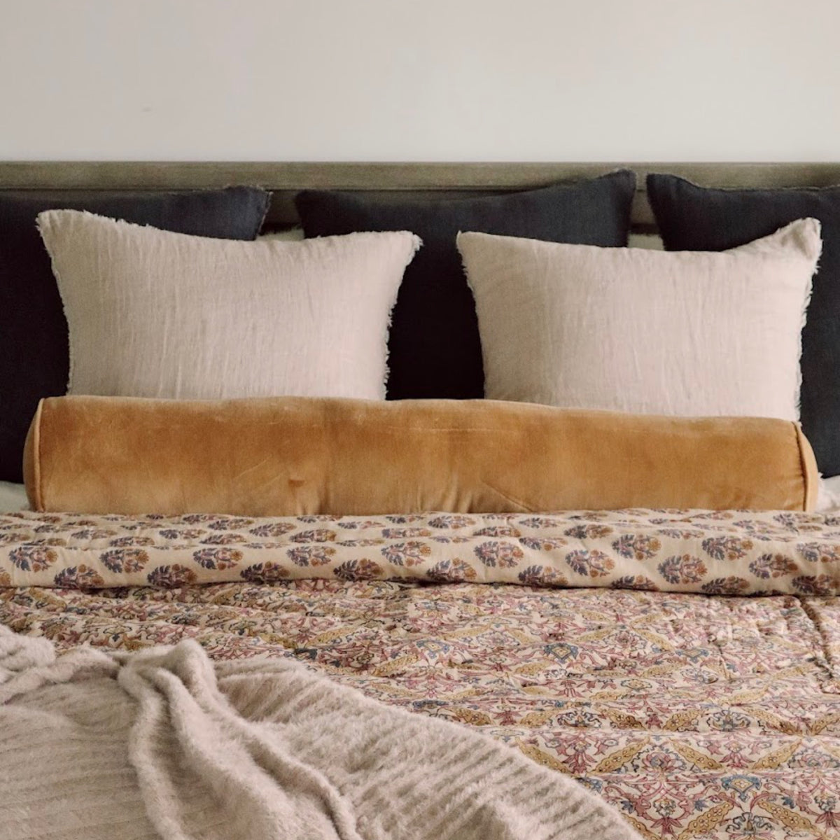 Vera Velvet Bolster - Long - Gold