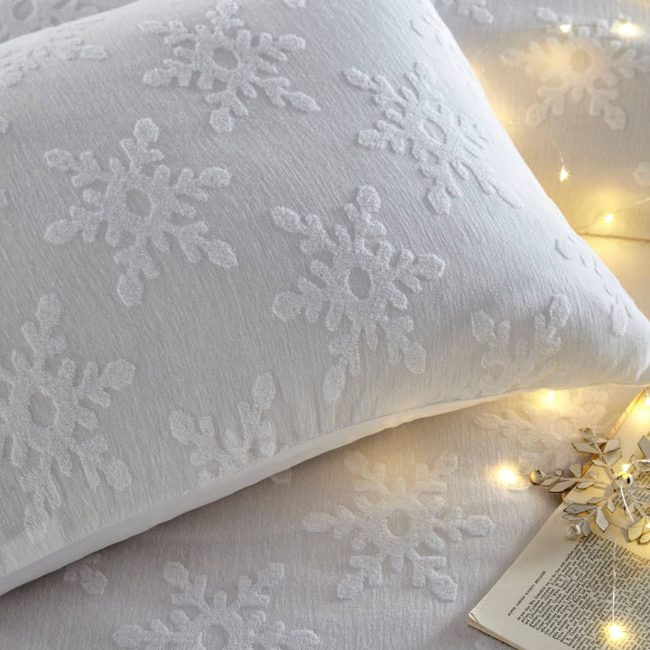 Snowflake Tufted Duvet Cover Set, White