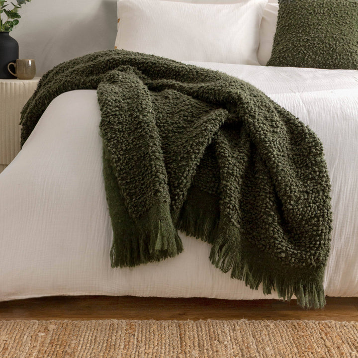 Ulsmere Throw, Lichen