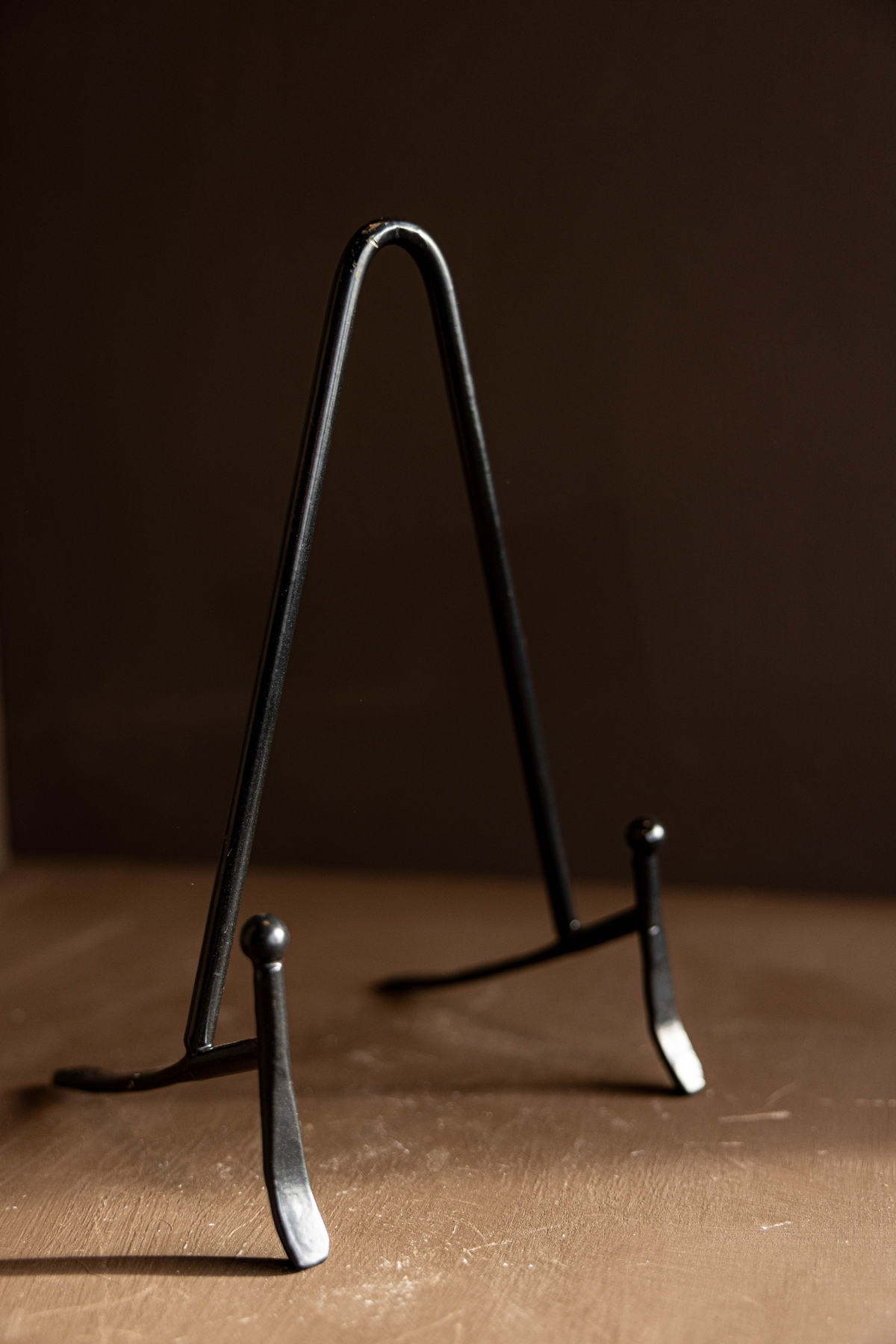 Iron Tabletop Easel