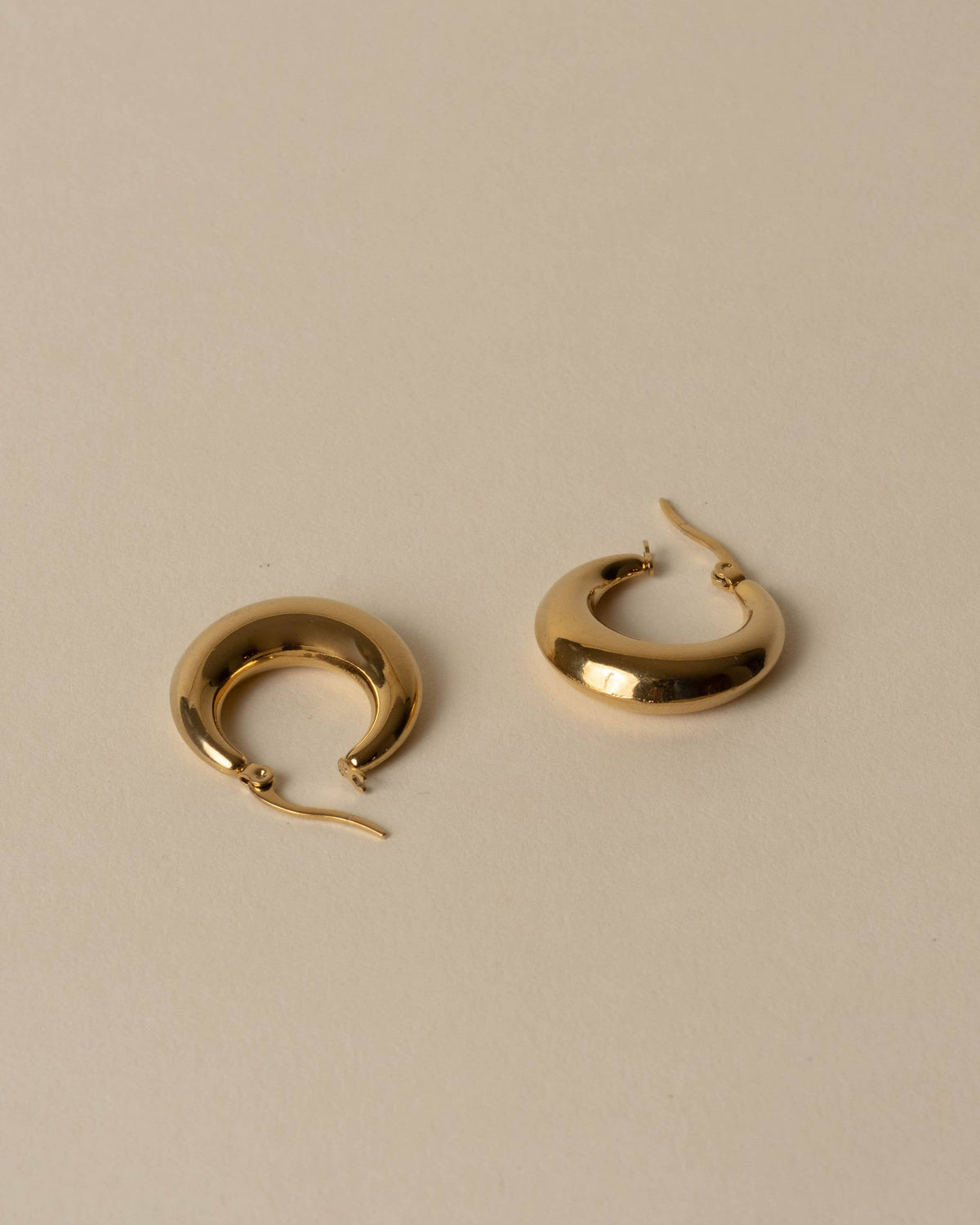 Hunter & Hare Roxanne Gold Hoop Earrings
